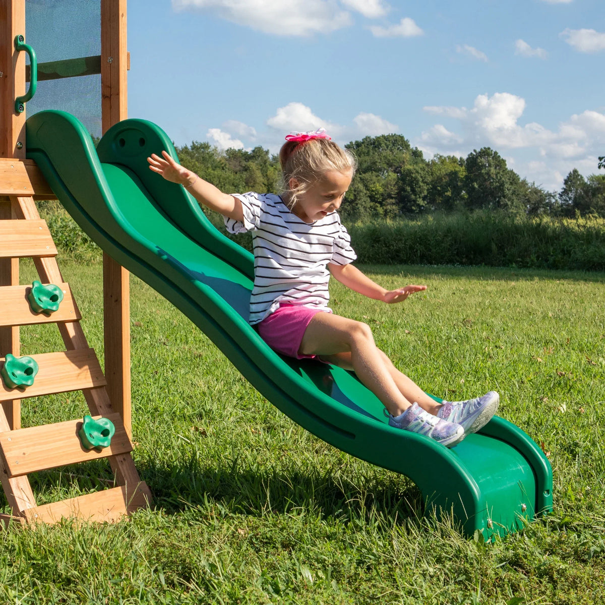 Backyard Coating Clasp Hill Swing Set